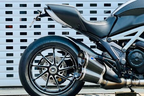 Ducati Diavel Diavel Carbon White 5