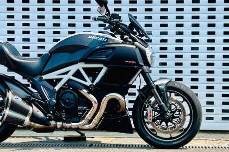 Ducati Diavel Diavel Carbon White 6