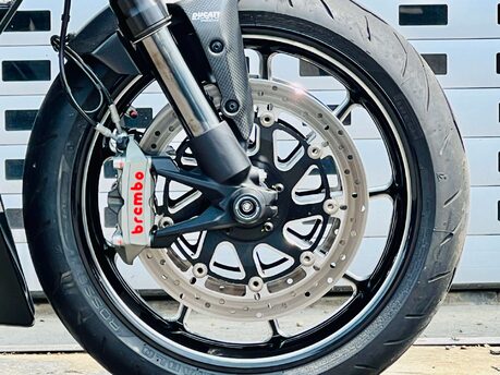 Ducati Diavel Diavel Carbon White 