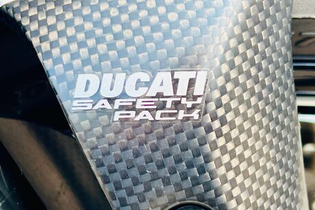 Ducati Diavel Diavel Carbon White 18
