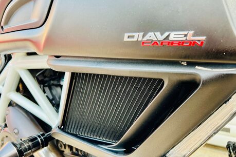 Ducati Diavel Diavel Carbon White 19