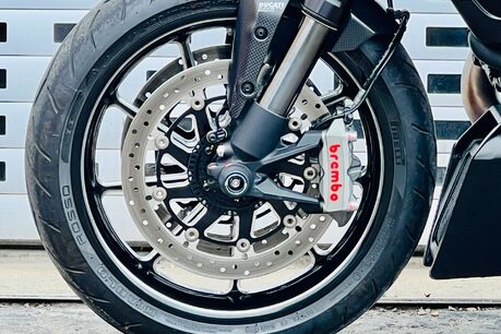 Ducati Diavel Diavel Carbon White 31