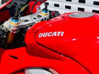 Ducati Panigale V4 Panigale V4S 15