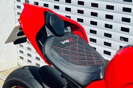 Ducati Panigale V4 Panigale V4S 9