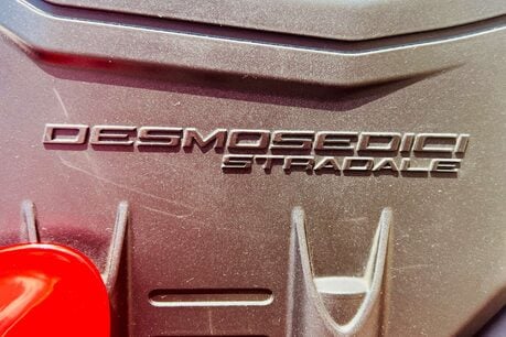 Ducati Panigale V4 Panigale V4S 12