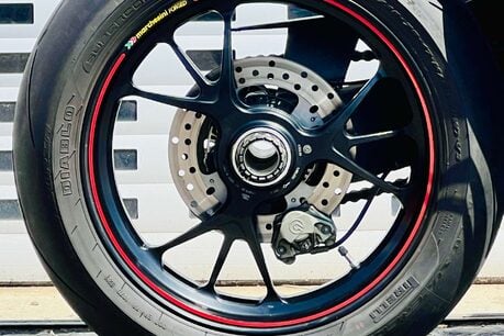 Ducati Panigale V4 Panigale V4S 19
