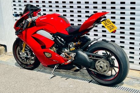Ducati Panigale V4 Panigale V4S 26