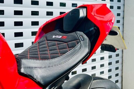 Ducati Panigale V4 Panigale V4S 31