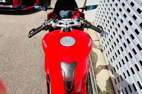 Ducati Panigale V4 Panigale V4S 35