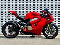 Ducati Panigale V4 Panigale V4S 1