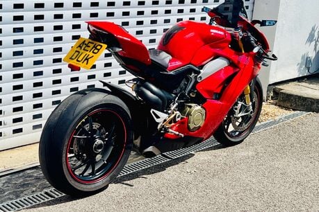 Ducati Panigale V4 Panigale V4S 2