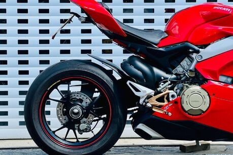Ducati Panigale V4 Panigale V4S 5