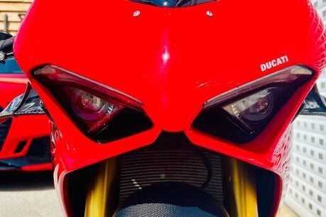 Ducati Panigale V4 Panigale V4S 13