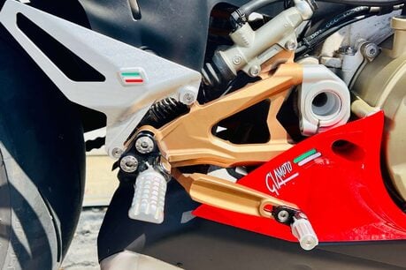 Ducati Panigale V4 Panigale V4S 16