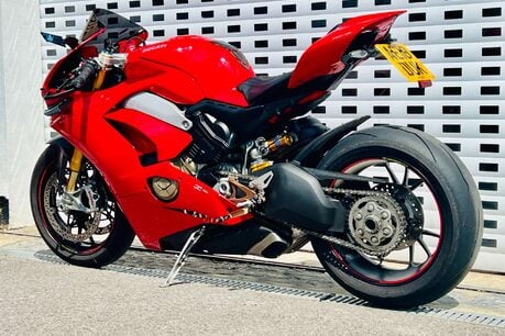 Ducati Panigale V4 Panigale V4S 25
