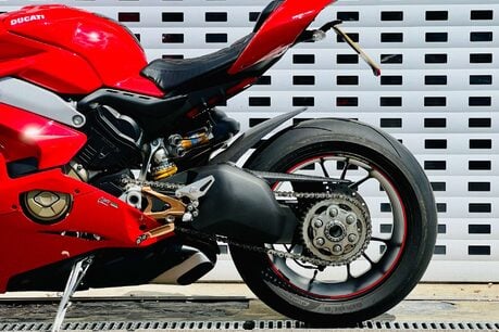Ducati Panigale V4 Panigale V4S 28
