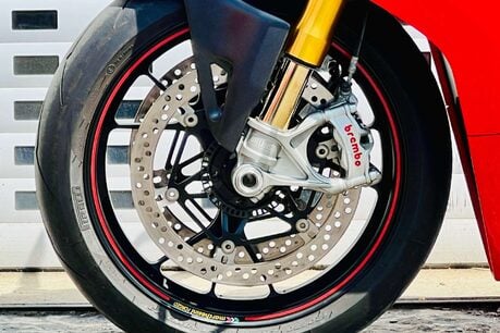 Ducati Panigale V4 Panigale V4S 32