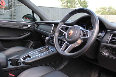 Porsche Macan 2.0 Macan Semi-Auto 4WD 5dr 5