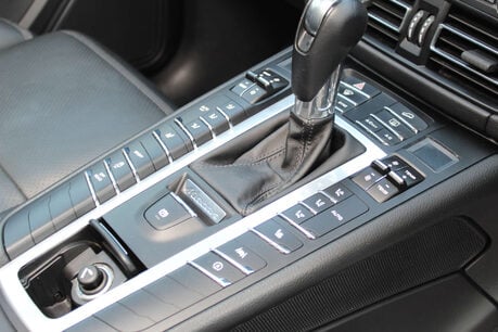 Porsche Macan 2.0 Macan Semi-Auto 4WD 5dr 6