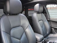 Porsche Macan 2.0 Macan Semi-Auto 4WD 5dr 7