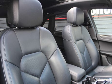 Porsche Macan 2.0 Macan Semi-Auto 4WD 5dr 