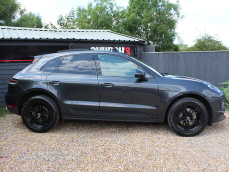 Porsche Macan 2.0 Macan Semi-Auto 4WD 5dr 