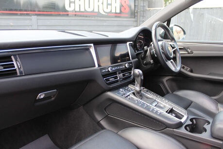 Porsche Macan 2.0 Macan Semi-Auto 4WD 5dr 16