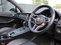 Porsche Macan 2.0 Macan Semi-Auto 4WD 5dr 5