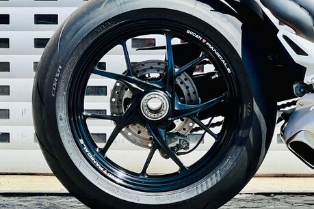 Ducati Panigale V4 Panigale V4 9