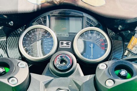 Kawasaki ZX ZZR 1400 12