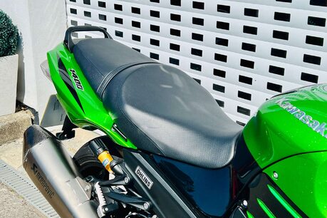 Kawasaki ZX ZZR 1400 13