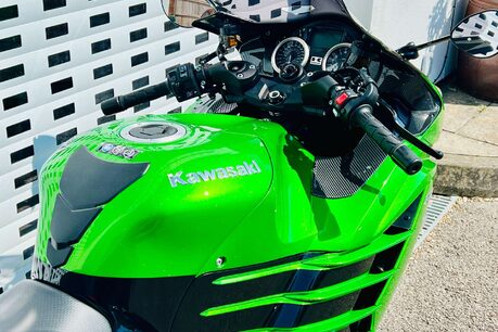 Kawasaki ZX ZZR 1400 16