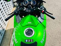 Kawasaki ZX ZZR 1400 17