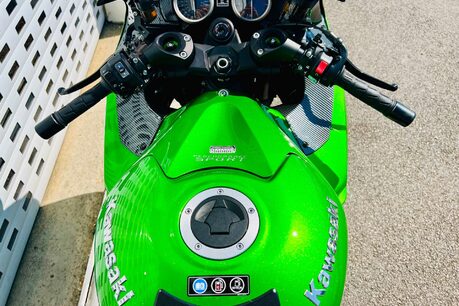 Kawasaki ZX ZZR 1400 17