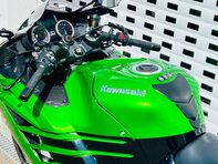 Kawasaki ZX ZZR 1400 26