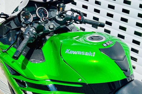 Kawasaki ZX ZZR 1400 26