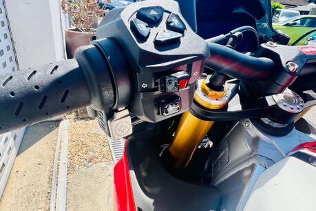 Aprilia Tuono Tuono V4 1100 Factory 13