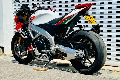 Aprilia Tuono Tuono V4 1100 Factory 24
