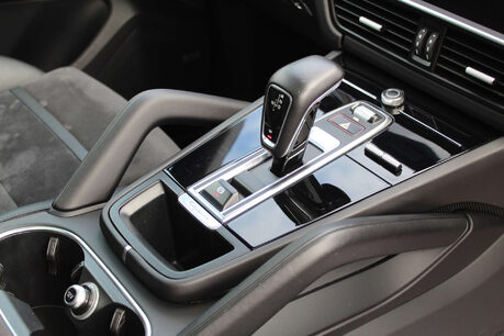 Porsche Cayenne 4.0 Cayenne GTS Auto 4WD 5dr 6