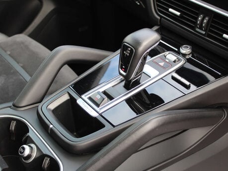 Porsche Cayenne 4.0 Cayenne GTS Auto 4WD 5dr 