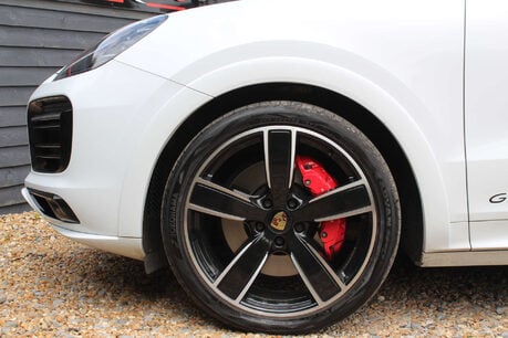 Porsche Cayenne 4.0 Cayenne GTS Auto 4WD 5dr 17