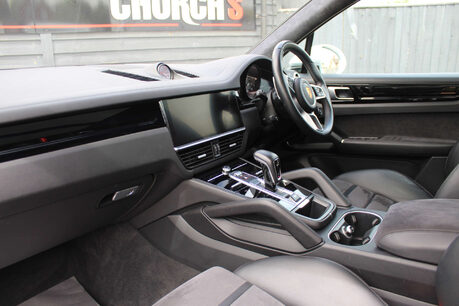 Porsche Cayenne 4.0 Cayenne GTS Auto 4WD 5dr 18