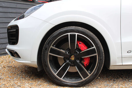Porsche Cayenne 4.0 Cayenne GTS Auto 4WD 5dr 17