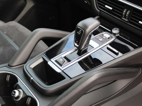 Porsche Cayenne 4.0 Cayenne GTS Auto 4WD 5dr 