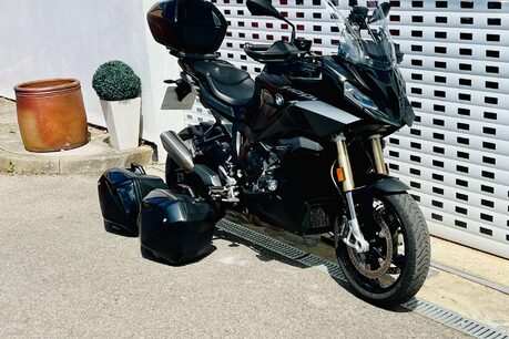 BMW S1000XR S 1000 XR Triple Black 2