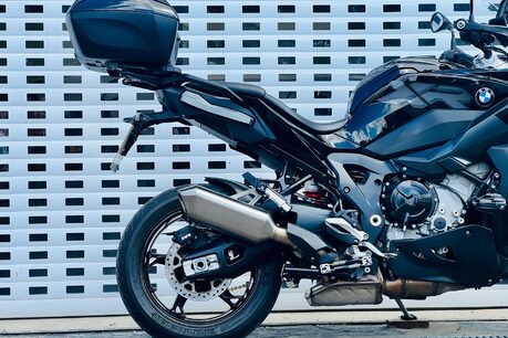 BMW S1000XR S 1000 XR Triple Black 6