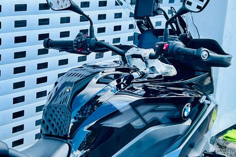 BMW S1000XR S 1000 XR Triple Black 8
