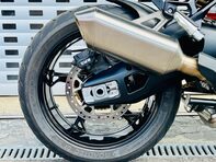 BMW S1000XR S 1000 XR Triple Black 11