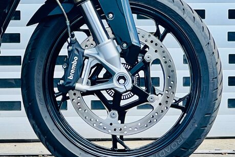 BMW S1000XR S 1000 XR Triple Black 12