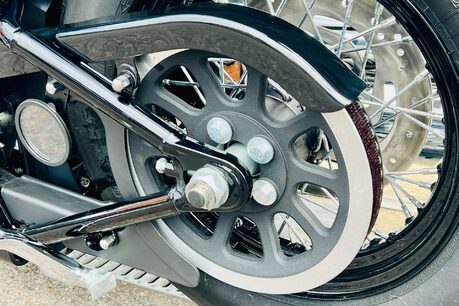 Harley-Davidson Softail 1690 FLS Slim Euro 4 24